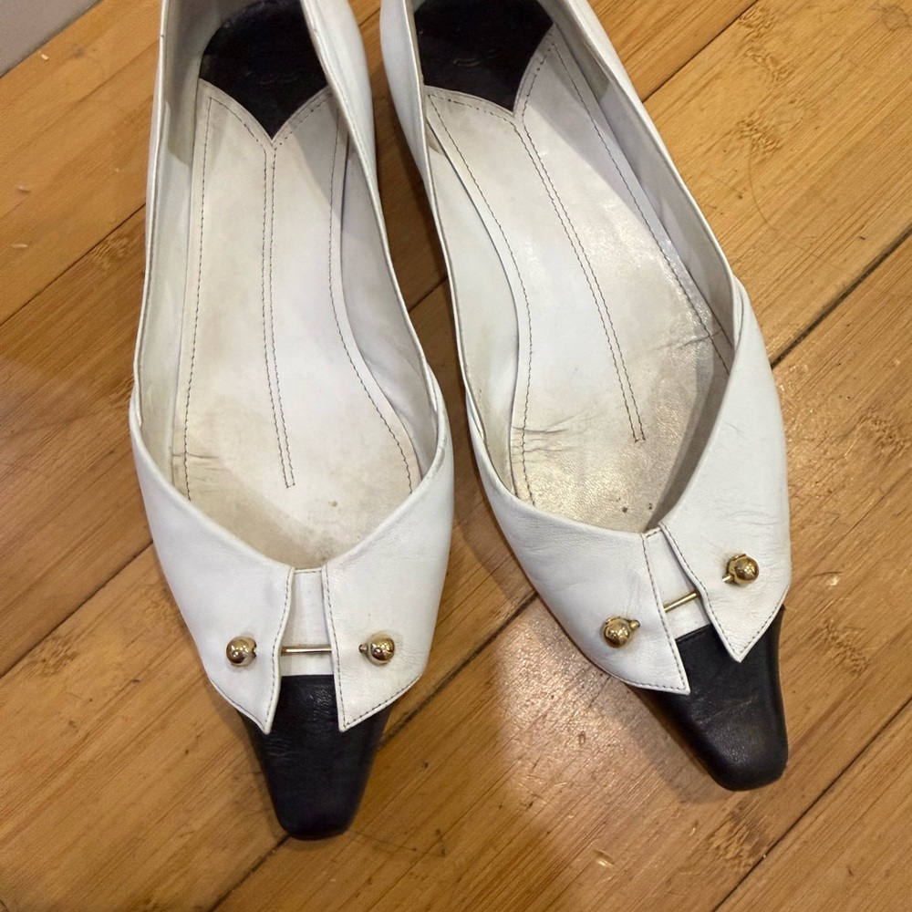 CHANEL Vintage Cruise Ballet Flats, Tuxedo Collar Barbell Flats, size 38 - Picture 3 of 4